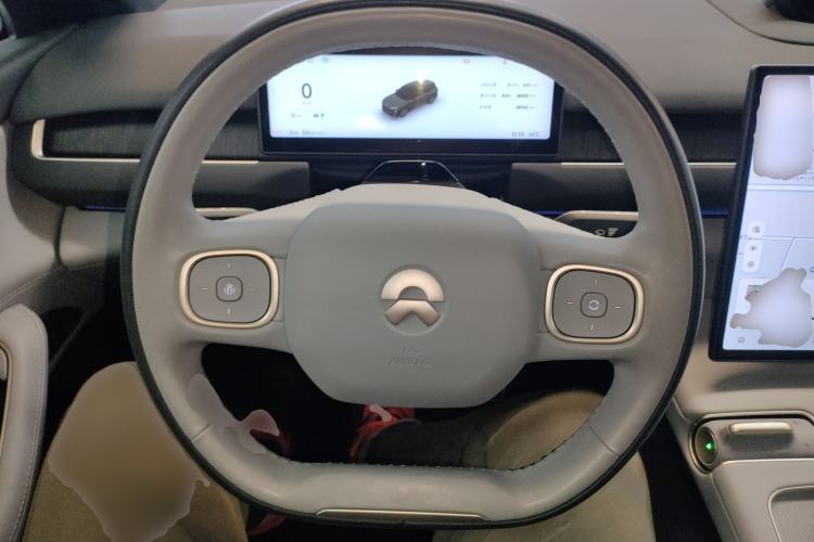 Used Nio ES8 2023 75 kWh Steering Wheel