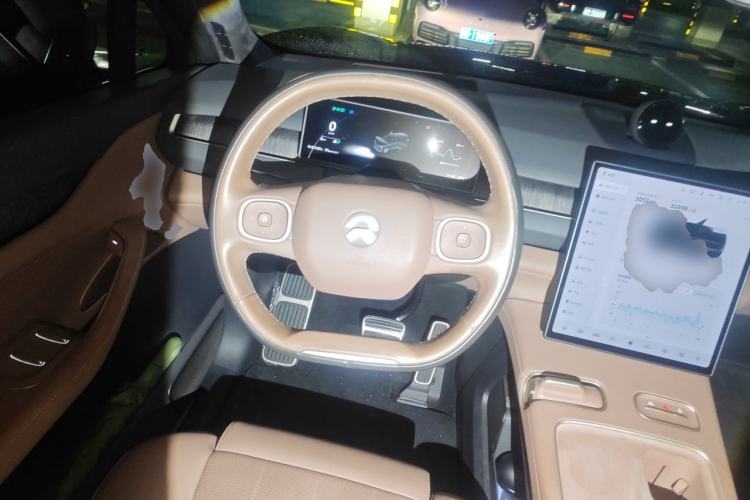 Used Nio ES8 2023 75 kWh Executive Edition Steering Wheel