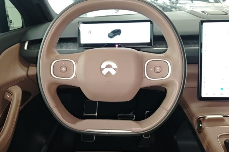 Used Nio ES8 2023 75 kWh Steering Wheel