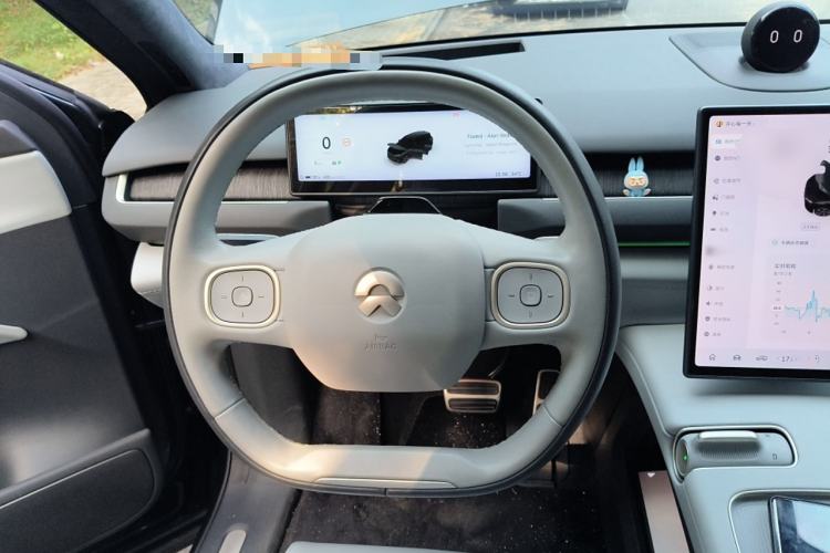 Used Nio ES8 2023 75 kWh Steering Wheel