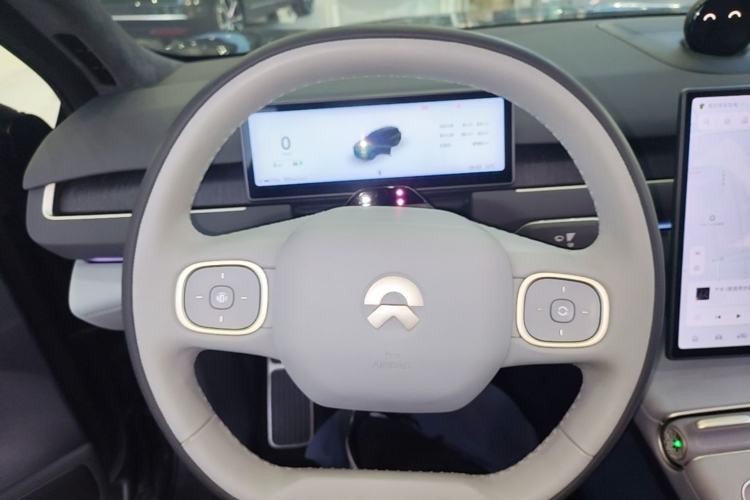 Used Nio ES8 2023 75 kWh Steering Wheel