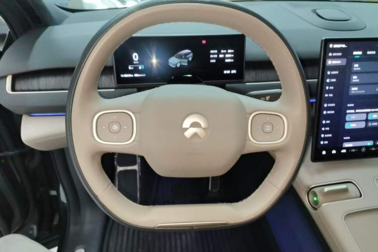 Used Nio ES8 2023 100kWh Executive Edition Steering Wheel