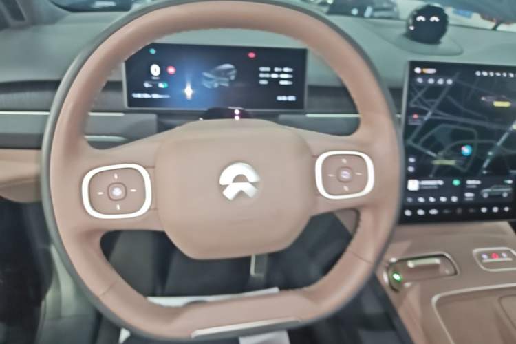 Used Nio ES8 2023 75 kWh Executive Edition Steering Wheel