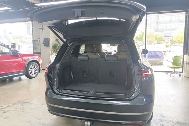 Used Nio ES8 2023 100kWh Signature Edition Trunk