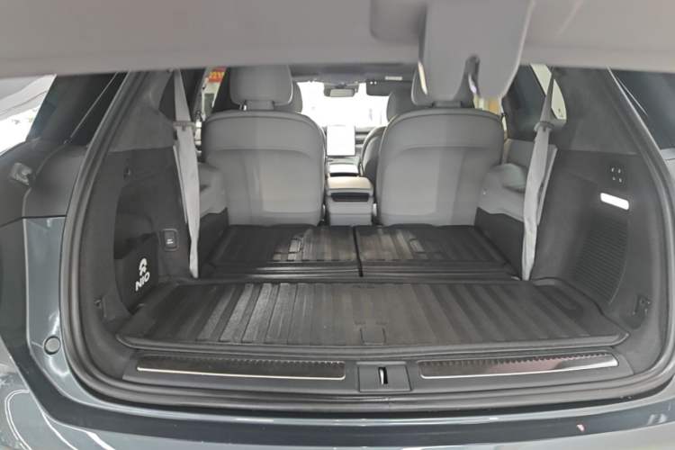 Used Nio ES8 2023 75 kWh Executive Edition Trunk