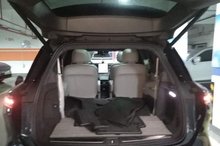 Used Nio ES8 2023 100kWh Trunk