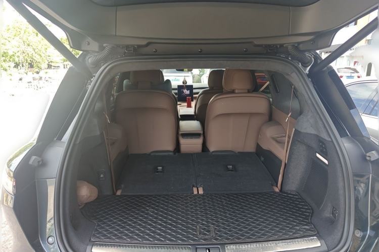 Used Nio ES8 2023 75 kWh Executive Edition Trunk