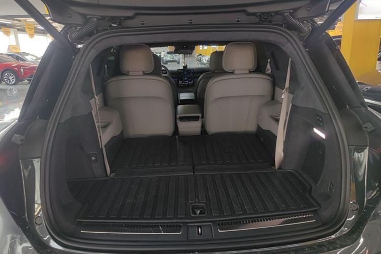 Used Nio ES8 2023 75 kWh Executive Edition Trunk