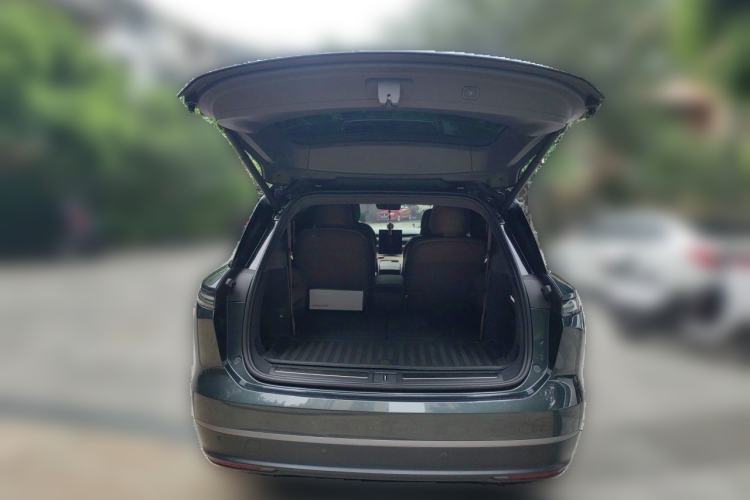 Used Nio ES8 2023 75 kWh Executive Edition Trunk