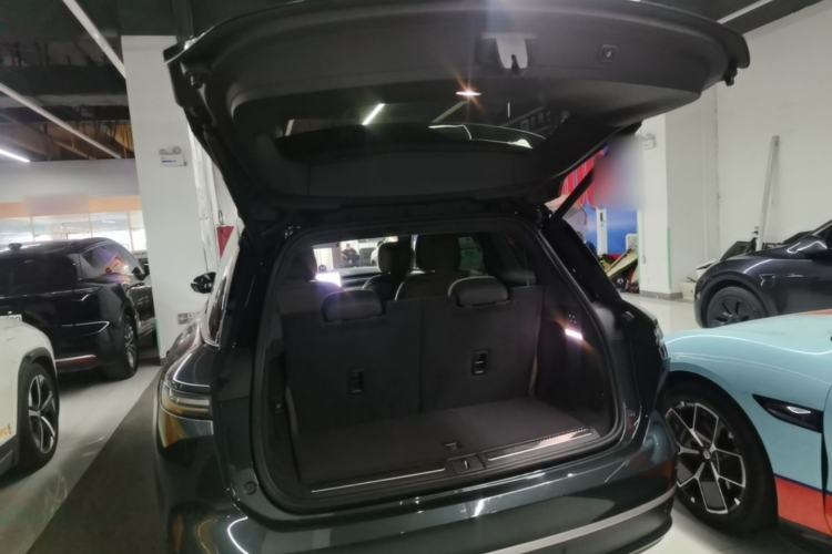 Used Nio ES8 2023 75 kWh Executive Edition Trunk