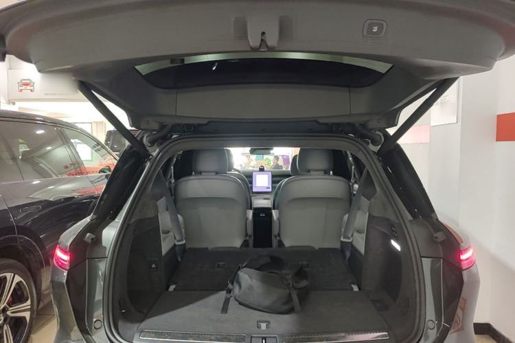 Used Nio ES8 2023 75 kWh Trunk
