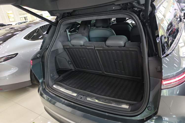 Used Nio ES8 2023 100kWh Signature Edition Trunk