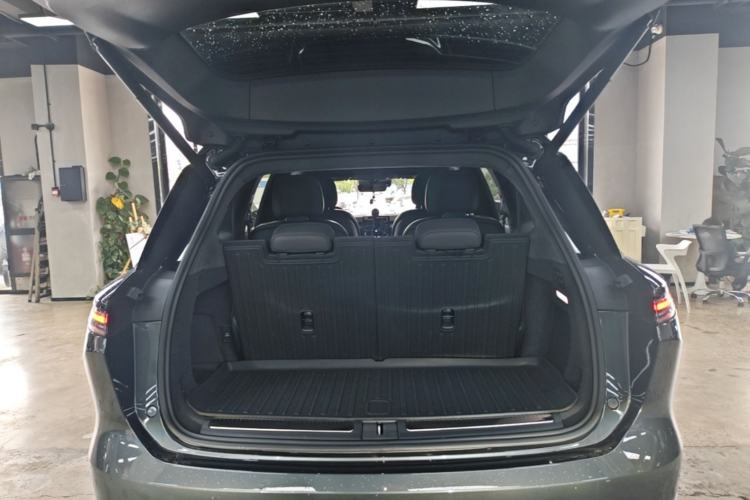 Used Nio ES8 2023 100kWh Signature Edition Trunk