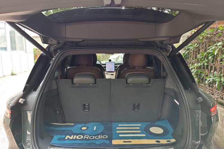Used Nio ES8 2023 75 kWh Executive Edition Trunk