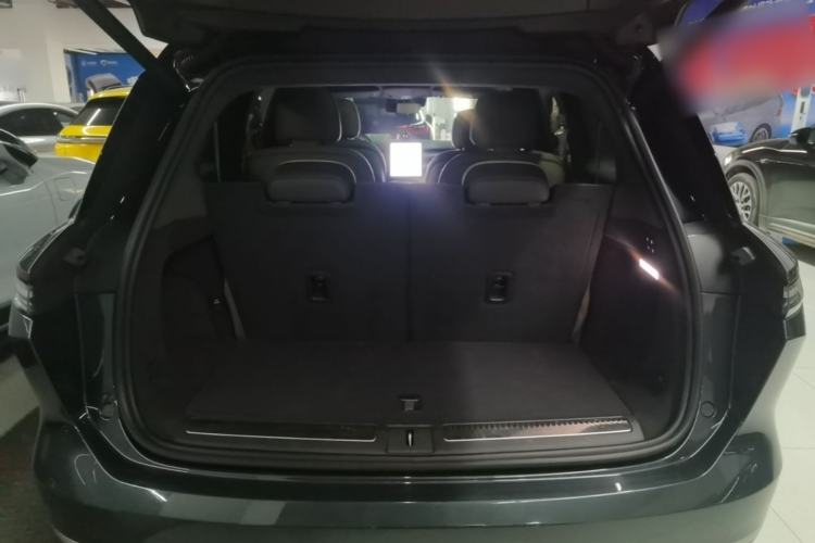 Used Nio ES8 2023 75 kWh Executive Edition Trunk