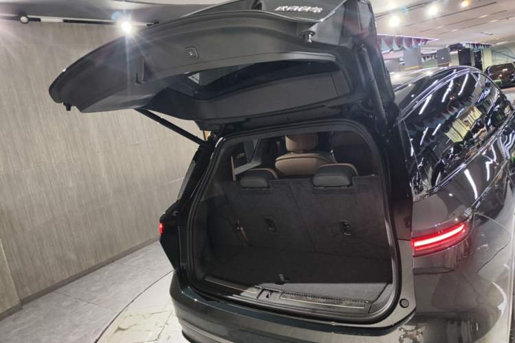 Used Nio ES8 2023 75 kWh Executive Edition Trunk