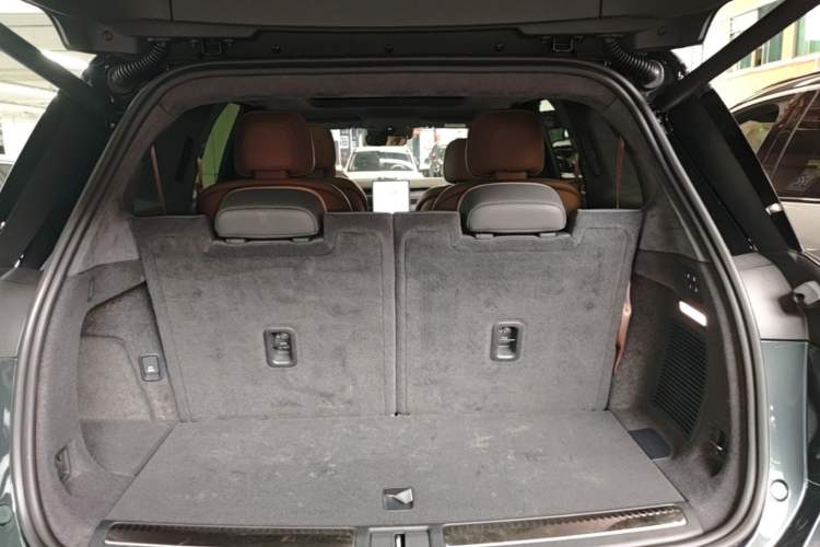 Used Nio ES8 2023 75 kWh Trunk