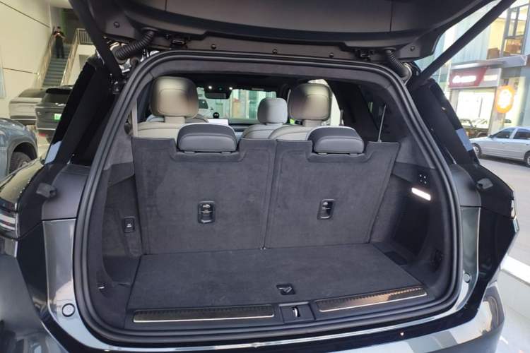 Used Nio ES8 2023 75 kWh Trunk