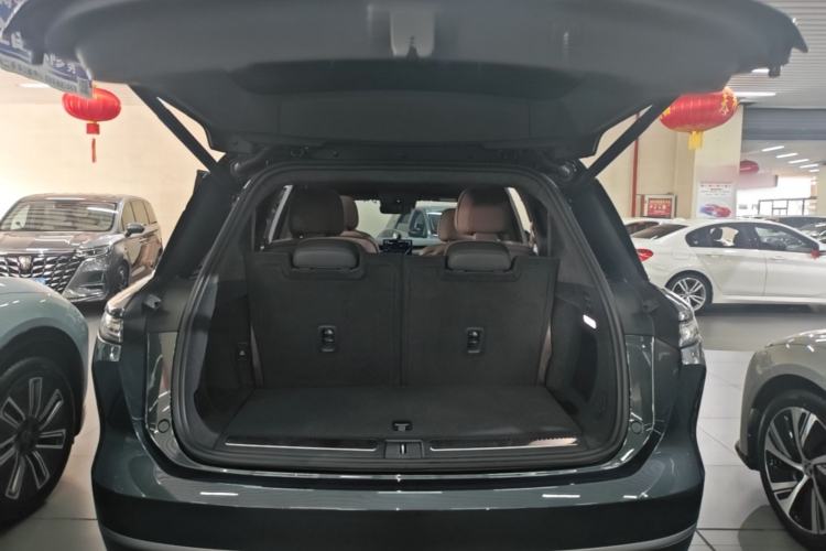 Used Nio ES8 2023 75 kWh Executive Edition Trunk