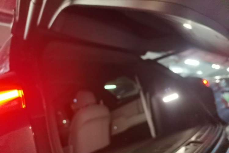 Used Nio ES8 2023 75 kWh Trunk