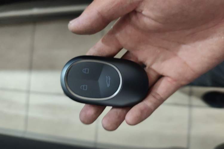 Used Nio ES8 2023 75 kWh Vehicle Key