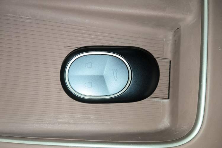 Used Nio ES8 2023 75 kWh Executive Edition Vehicle Key