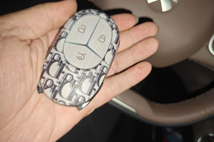 Used Nio ES8 2023 75 kWh Vehicle Key