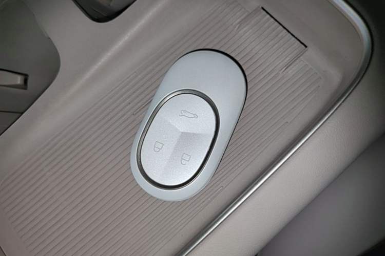 Used Nio ES8 2023 75 kWh Vehicle Key