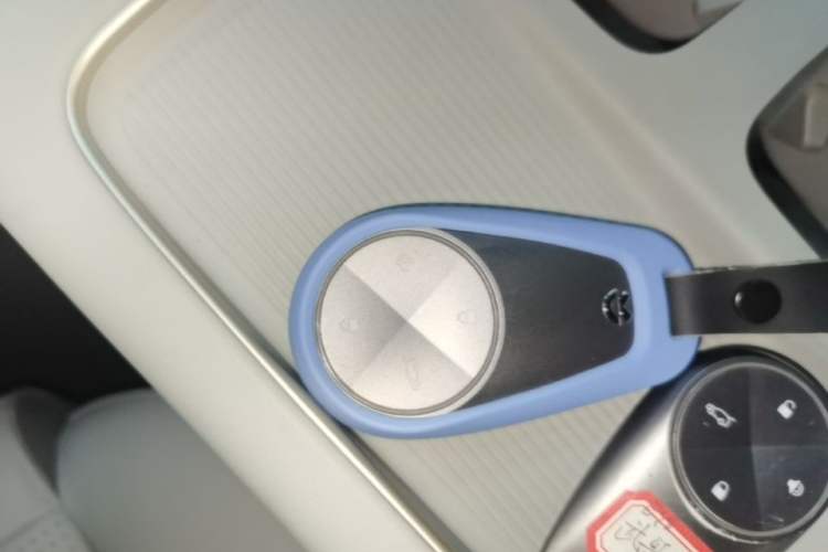 Used Nio ES8 2023 75 kWh Vehicle Key