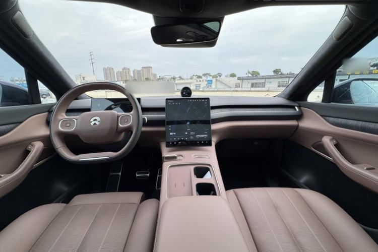 Used Nio ES8 2023 75 kWh Executive Edition Interior 1