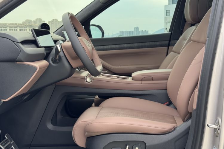 Used Nio ES8 2023 75 kWh Executive Edition Interior 3