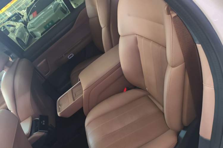 Used Nio ES8 2023 75 kWh Executive Edition Left Rear Seat