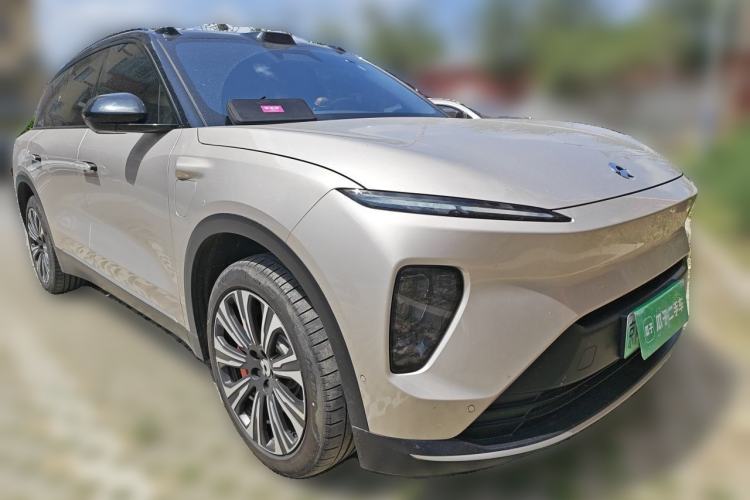 Used Nio ES8 2023 75 kWh Front Right 45 Deg
