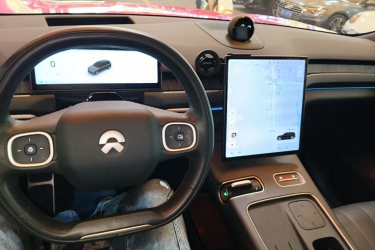 Used Nio ES8 2023 100kWh Signature Edition Center Console