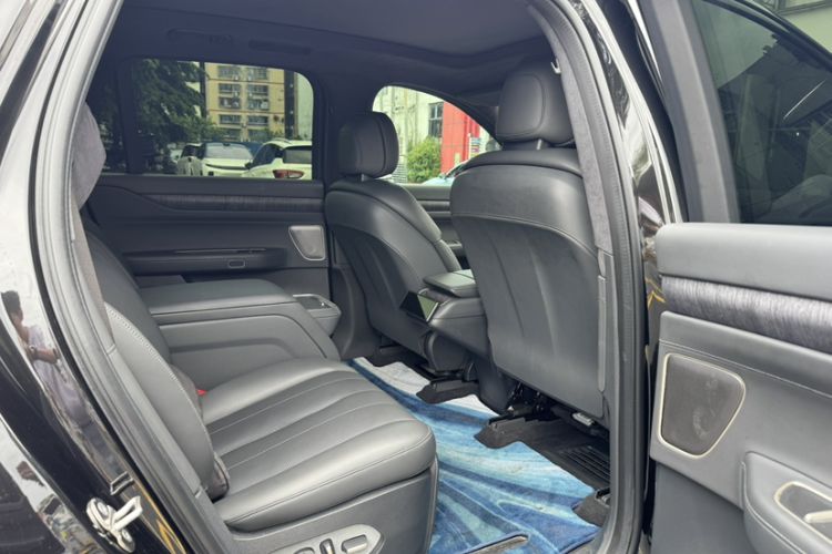 Used Nio ES8 2023 100kWh Signature Edition Interior 2