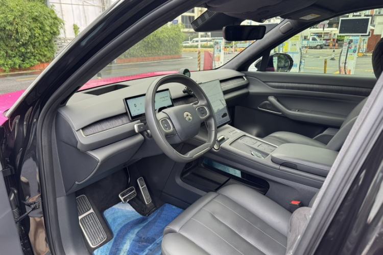 Used Nio ES8 2023 100kWh Signature Edition Interior 6