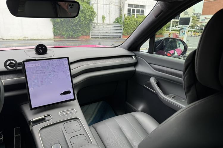 Used Nio ES8 2023 100kWh Signature Edition Interior 8