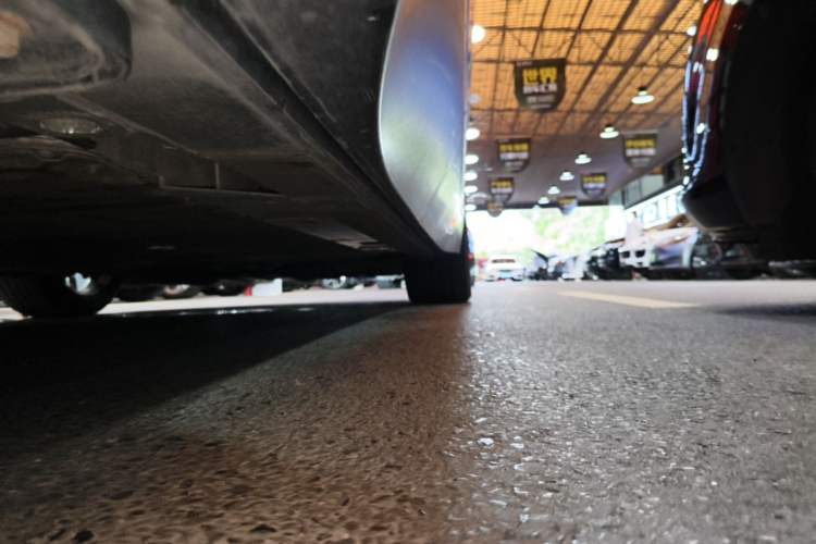 Used Nio ES8 2023 100kWh Signature Edition Right Side Sill
