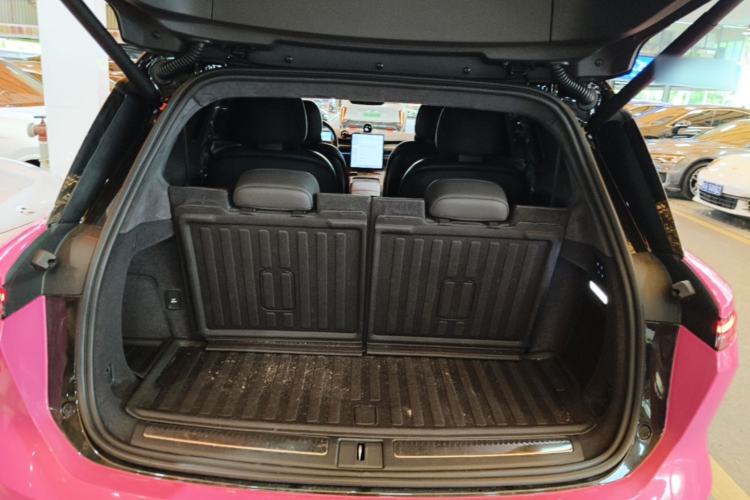Used Nio ES8 2023 100kWh Signature Edition Trunk