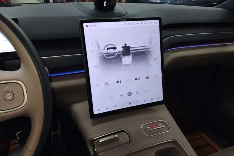 Used Nio ES8 2023 100kWh Signature Edition Audio And AC Panel