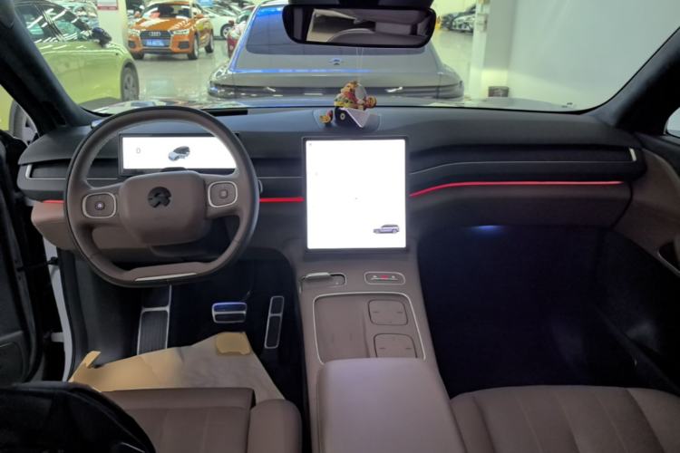 Used Nio ES8 2023 75 kWh Center Console