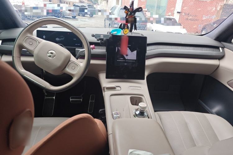 Used Nio ES8 2023 100kWh Executive Edition Center Console