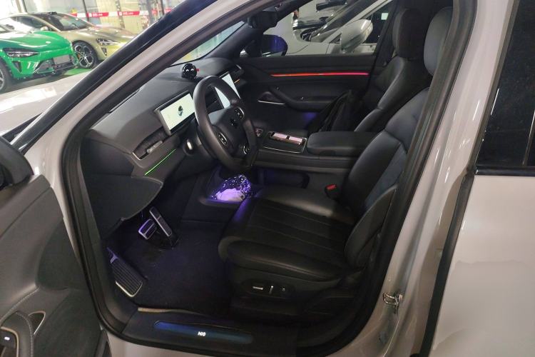 Used Nio ES8 2023 75 kWh Driver Seat