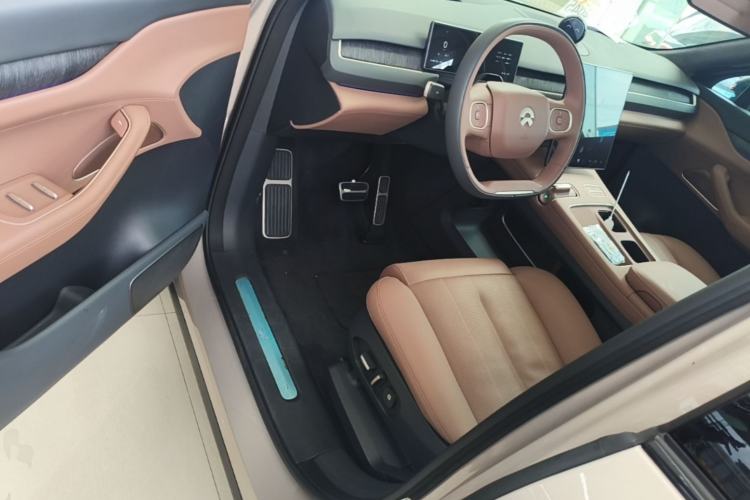 Used Nio ES8 2023 75 kWh Executive Edition Driver Seat