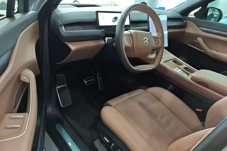Used Nio ES8 2023 75 kWh Executive Edition Driver Seat