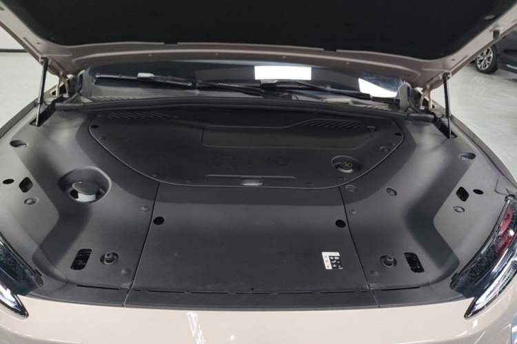 Used Nio ES8 2023 100kWh Signature Edition Engine Bay