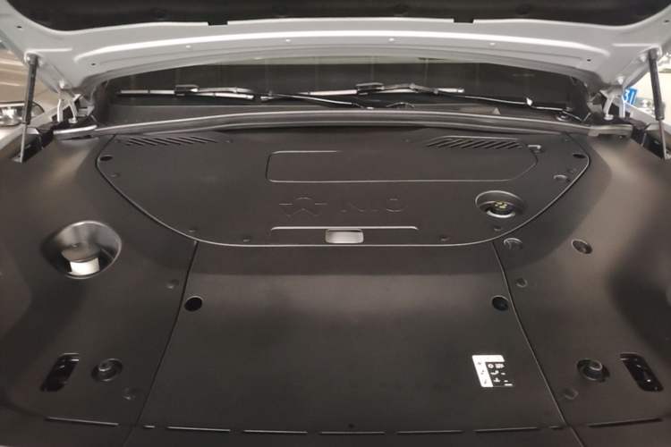 Used Nio ES8 2023 75 kWh Engine Bay