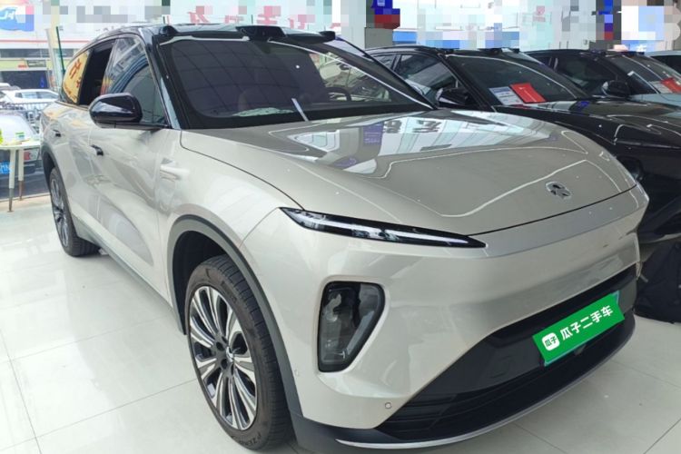 Used Nio ES8 2023 75 kWh Executive Edition Front Right 45 Deg