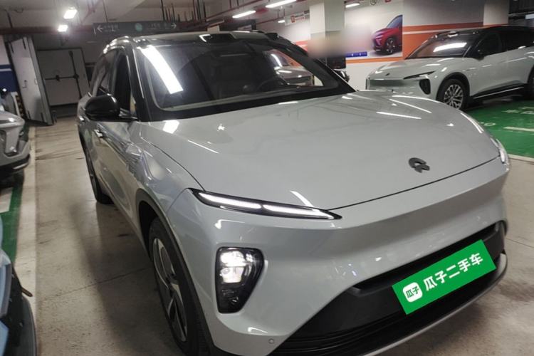 Used Nio ES8 2023 75 kWh Front Right 45 Deg