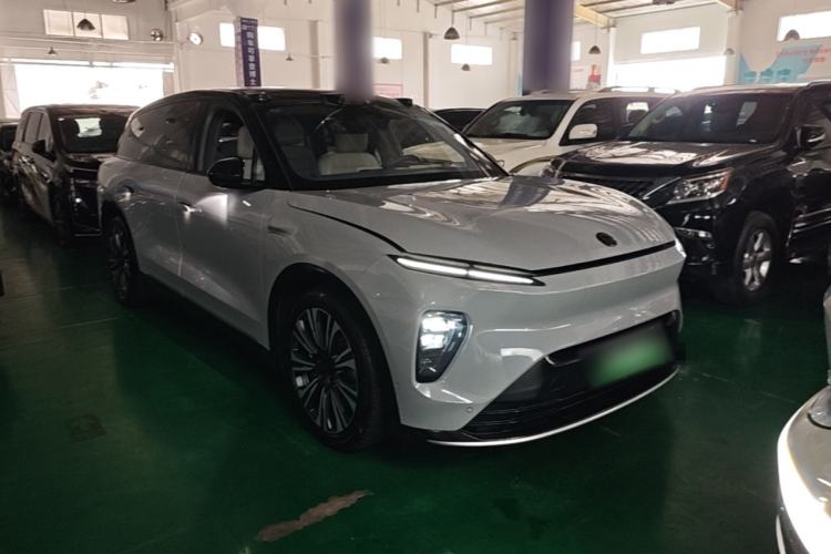 Used Nio ES8 2023 75 kWh Front Right 45 Deg